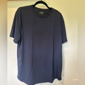 Cuts clothing curve hem tee
